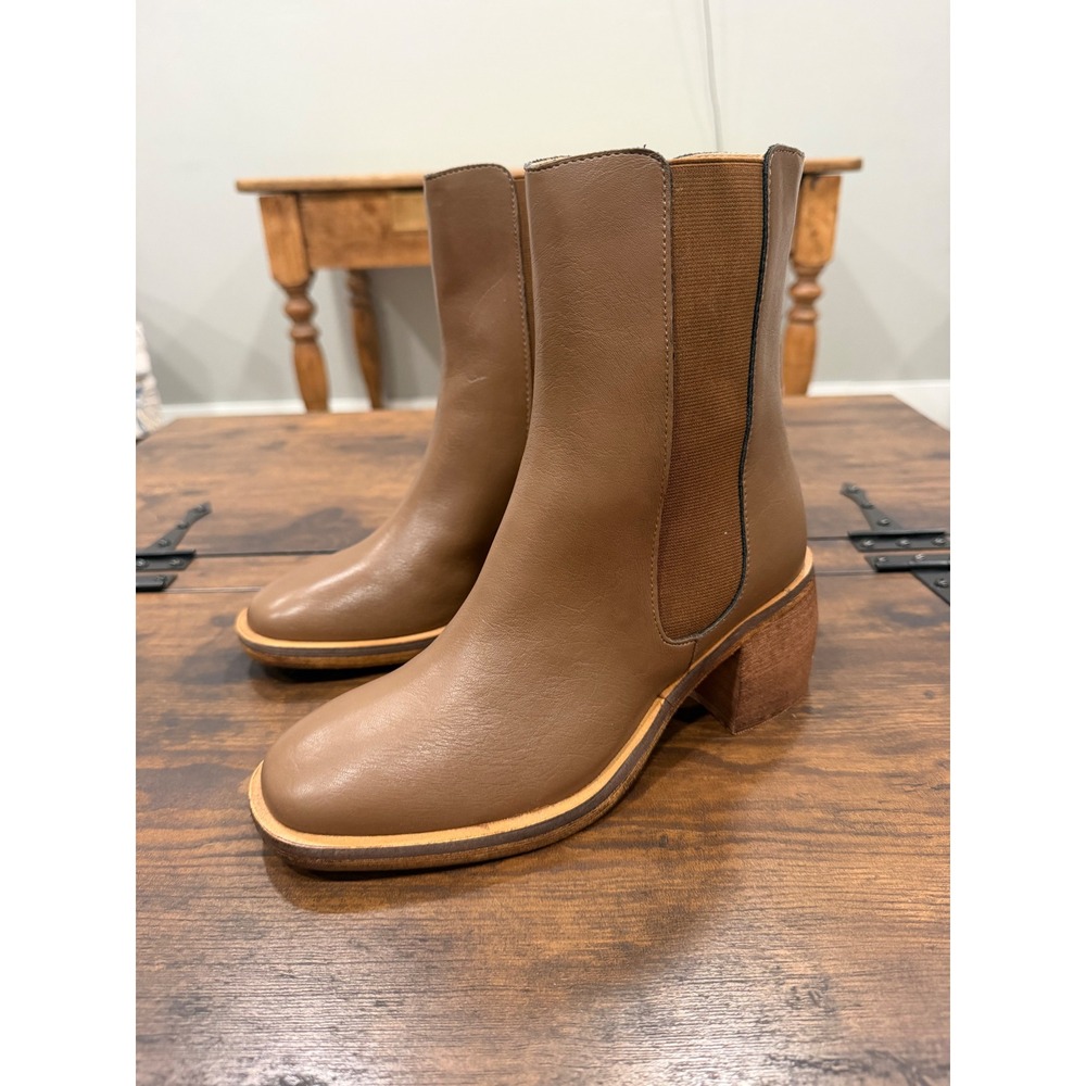 Oasis Society Ankle Boots Women Size 8 Brown Faux Leather Block Heel Minimalist
